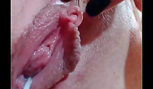 Young Bird Teases and Fingers Say no to Pussy Until This babe Squirts bit.do/d5CV2